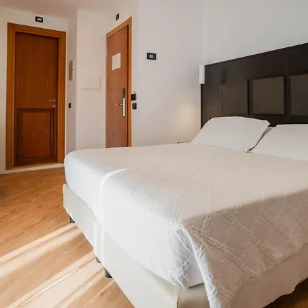 佛罗里达莱里奇酒店 酒店 3*