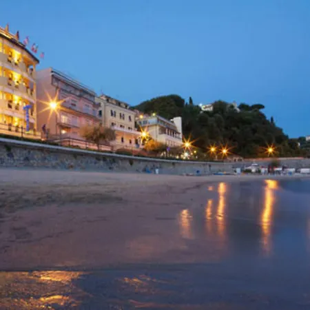 佛罗里达莱里奇酒店 3* 莱里奇